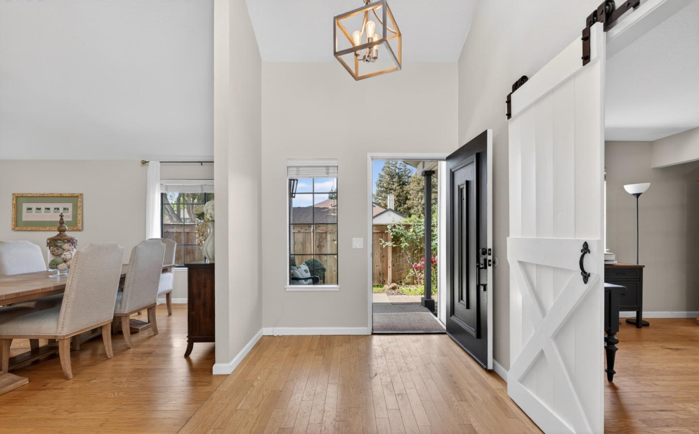 Detail Gallery Image 6 of 47 For 17590 Carriage Lamp Way, Morgan Hill,  CA 95037 - 3 Beds | 2 Baths