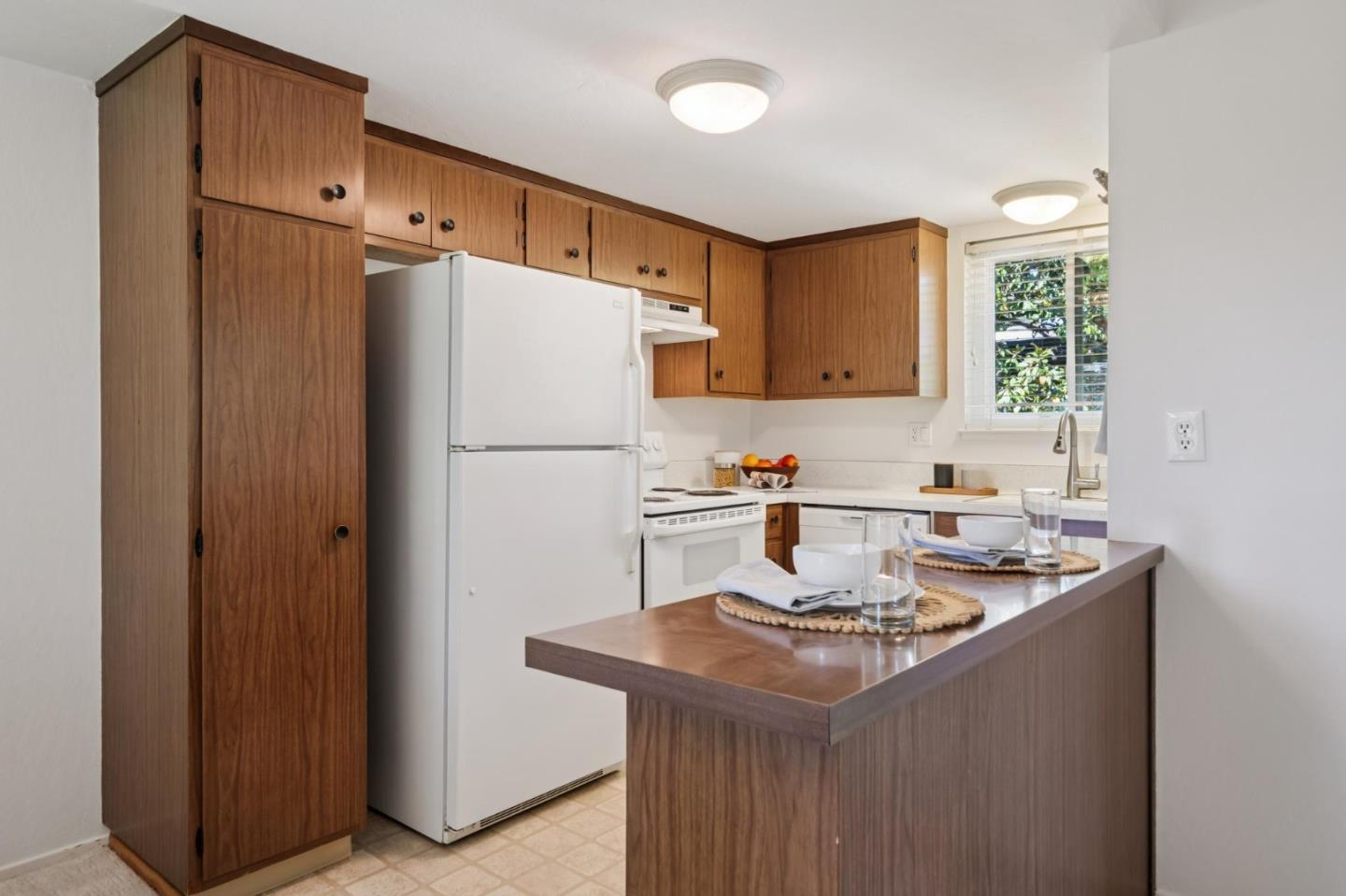 Detail Gallery Image 12 of 28 For 14225 Lora Dr #102,  Los Gatos,  CA 95032 - 2 Beds | 1 Baths