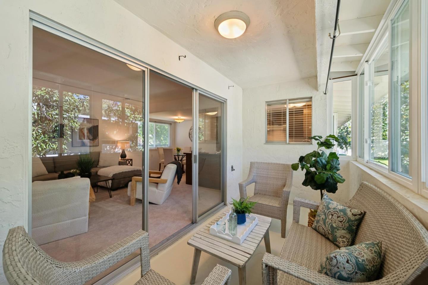 Detail Gallery Image 15 of 28 For 14225 Lora Dr #102,  Los Gatos,  CA 95032 - 2 Beds | 1 Baths