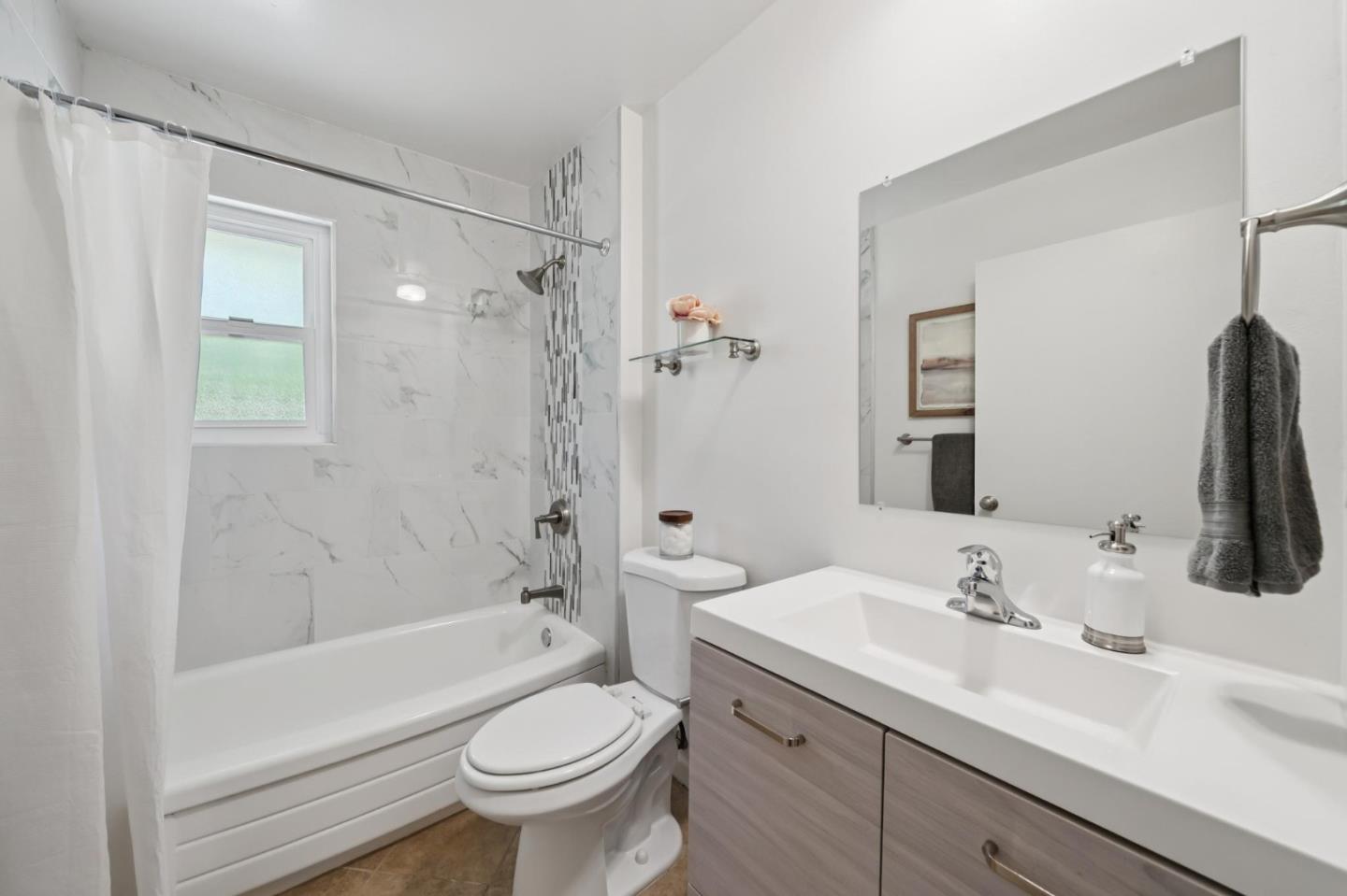 Detail Gallery Image 20 of 28 For 14225 Lora Dr #102,  Los Gatos,  CA 95032 - 2 Beds | 1 Baths