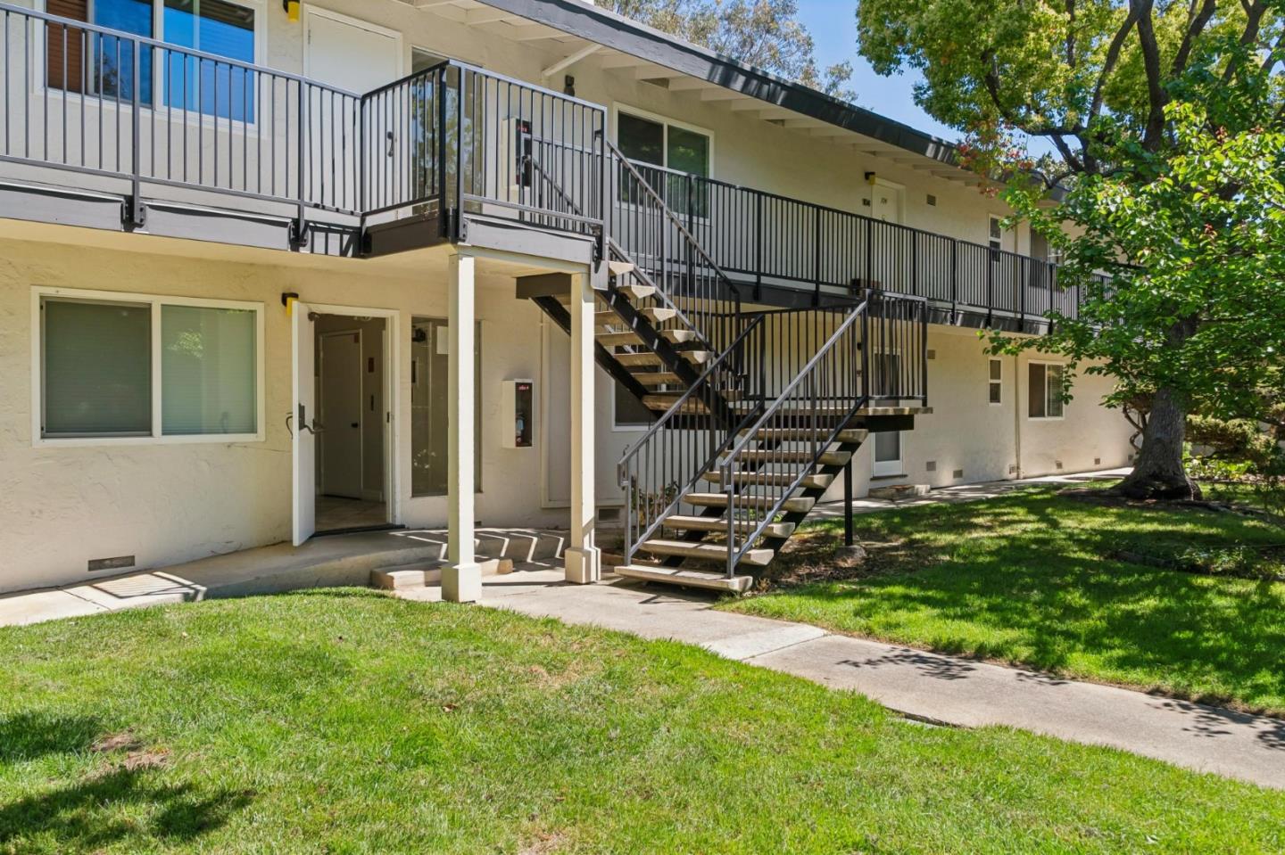 Detail Gallery Image 22 of 28 For 14225 Lora Dr #102,  Los Gatos,  CA 95032 - 2 Beds | 1 Baths