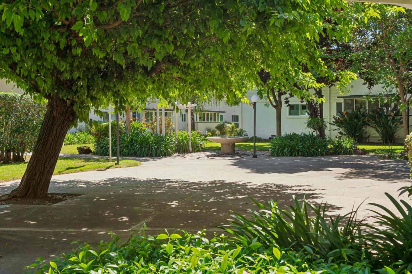 Detail Gallery Image 26 of 28 For 14225 Lora Dr #102,  Los Gatos,  CA 95032 - 2 Beds | 1 Baths