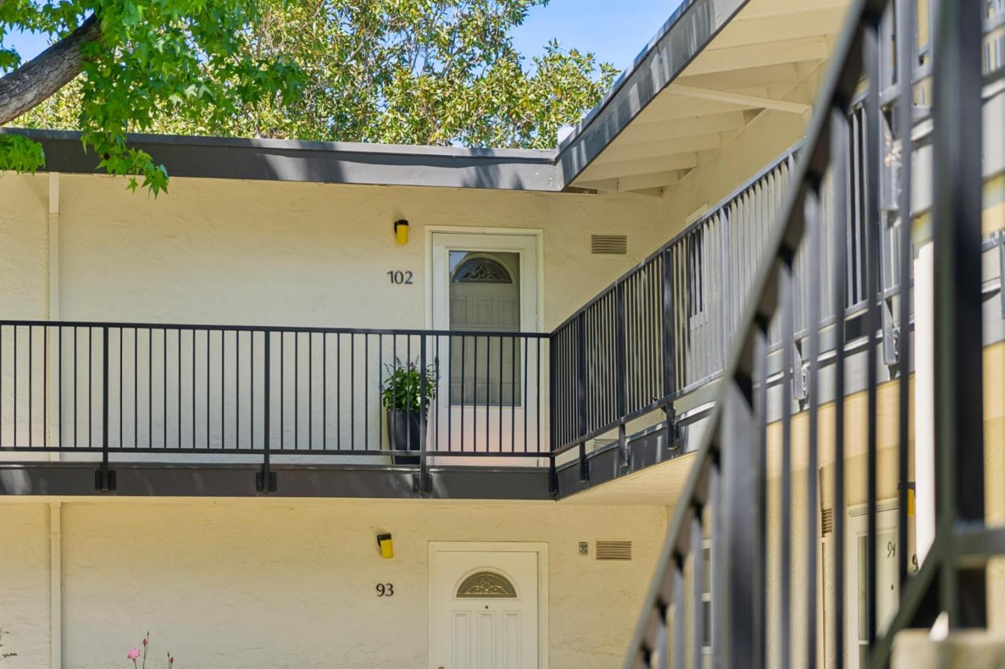 Detail Gallery Image 3 of 28 For 14225 Lora Dr #102,  Los Gatos,  CA 95032 - 2 Beds | 1 Baths