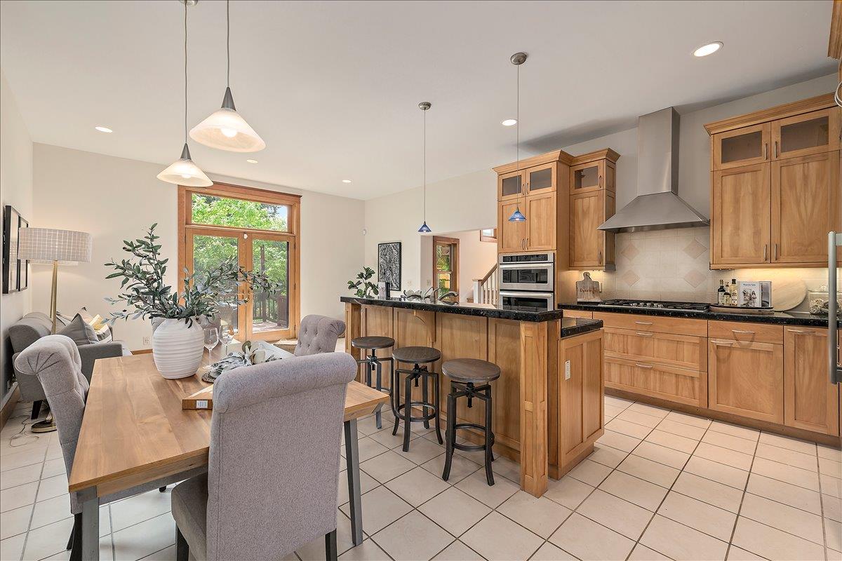 Detail Gallery Image 10 of 39 For 345 Brookwood Ave, San Jose,  CA 95116 - 5 Beds | 4 Baths