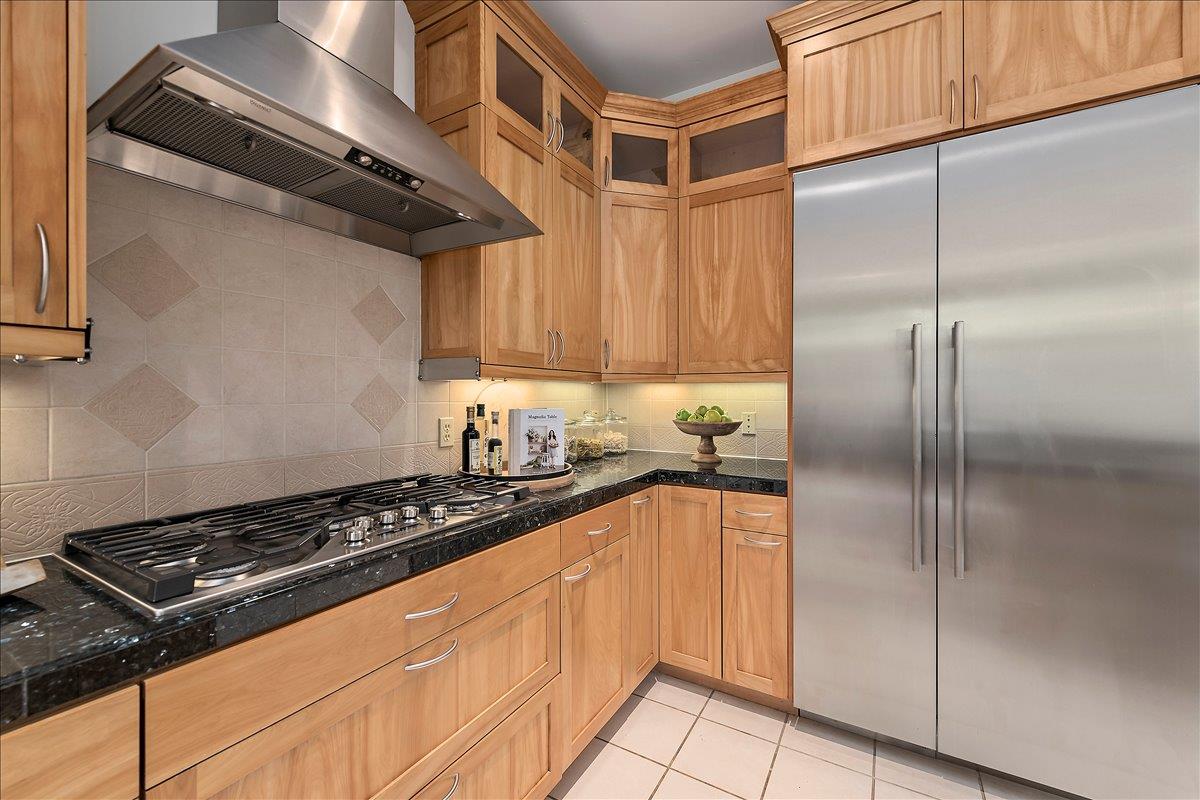 Detail Gallery Image 11 of 39 For 345 Brookwood Ave, San Jose,  CA 95116 - 5 Beds | 4 Baths