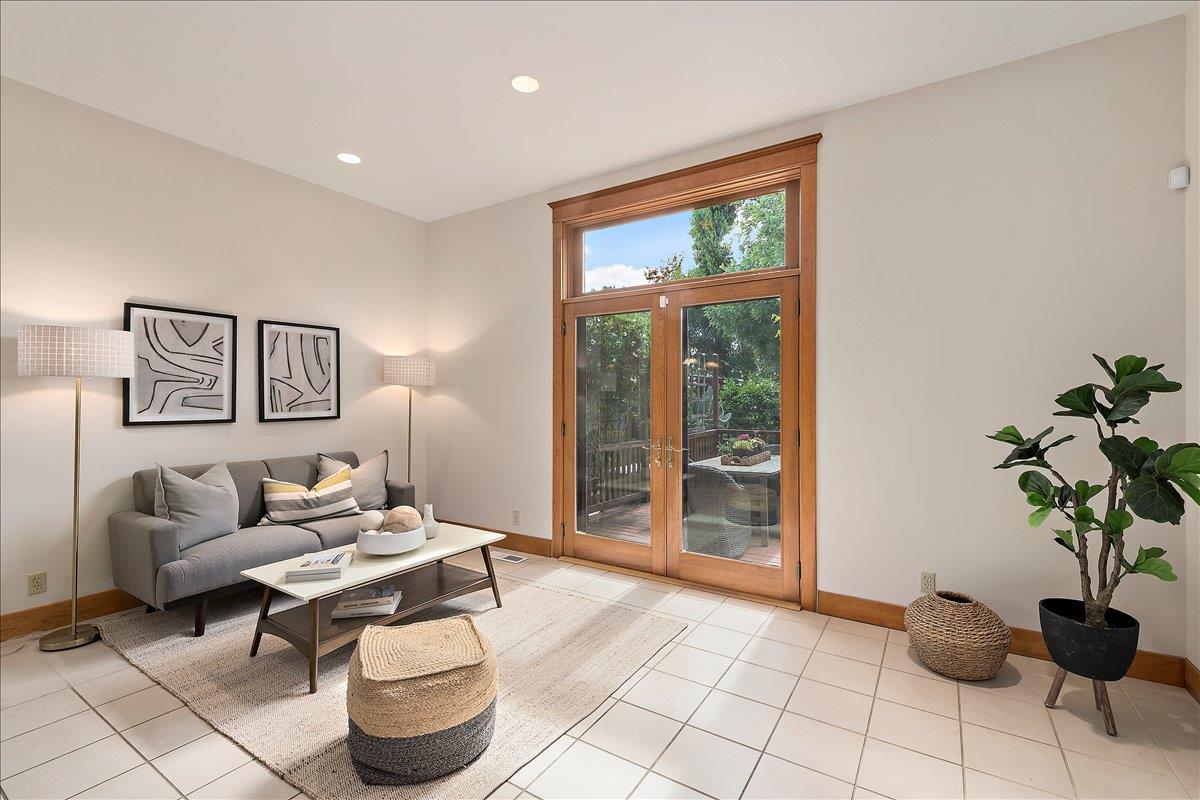 Detail Gallery Image 14 of 39 For 345 Brookwood Ave, San Jose,  CA 95116 - 5 Beds | 4 Baths