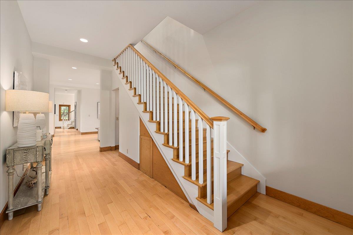 Detail Gallery Image 5 of 39 For 345 Brookwood Ave, San Jose,  CA 95116 - 5 Beds | 4 Baths