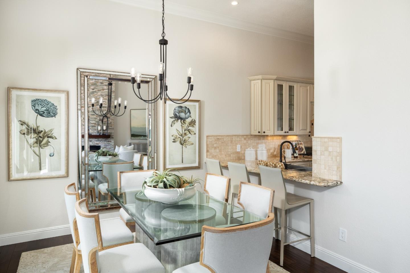 Detail Gallery Image 13 of 35 For 5 Poppy Ln, San Carlos,  CA 94070 - 3 Beds | 2/1 Baths