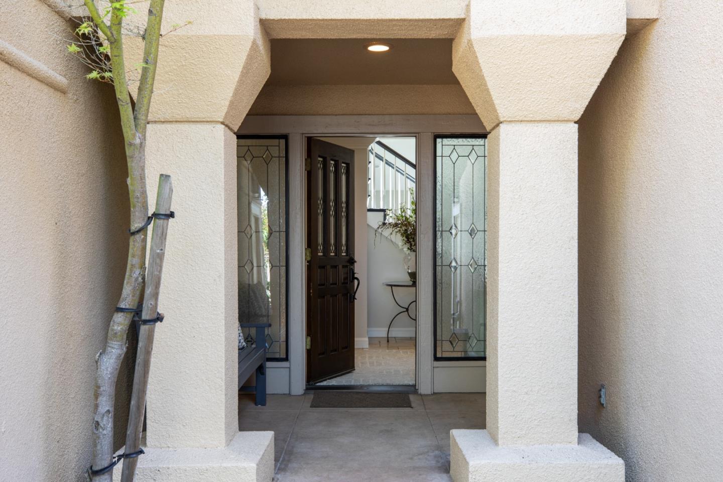 Detail Gallery Image 2 of 35 For 5 Poppy Ln, San Carlos,  CA 94070 - 3 Beds | 2/1 Baths