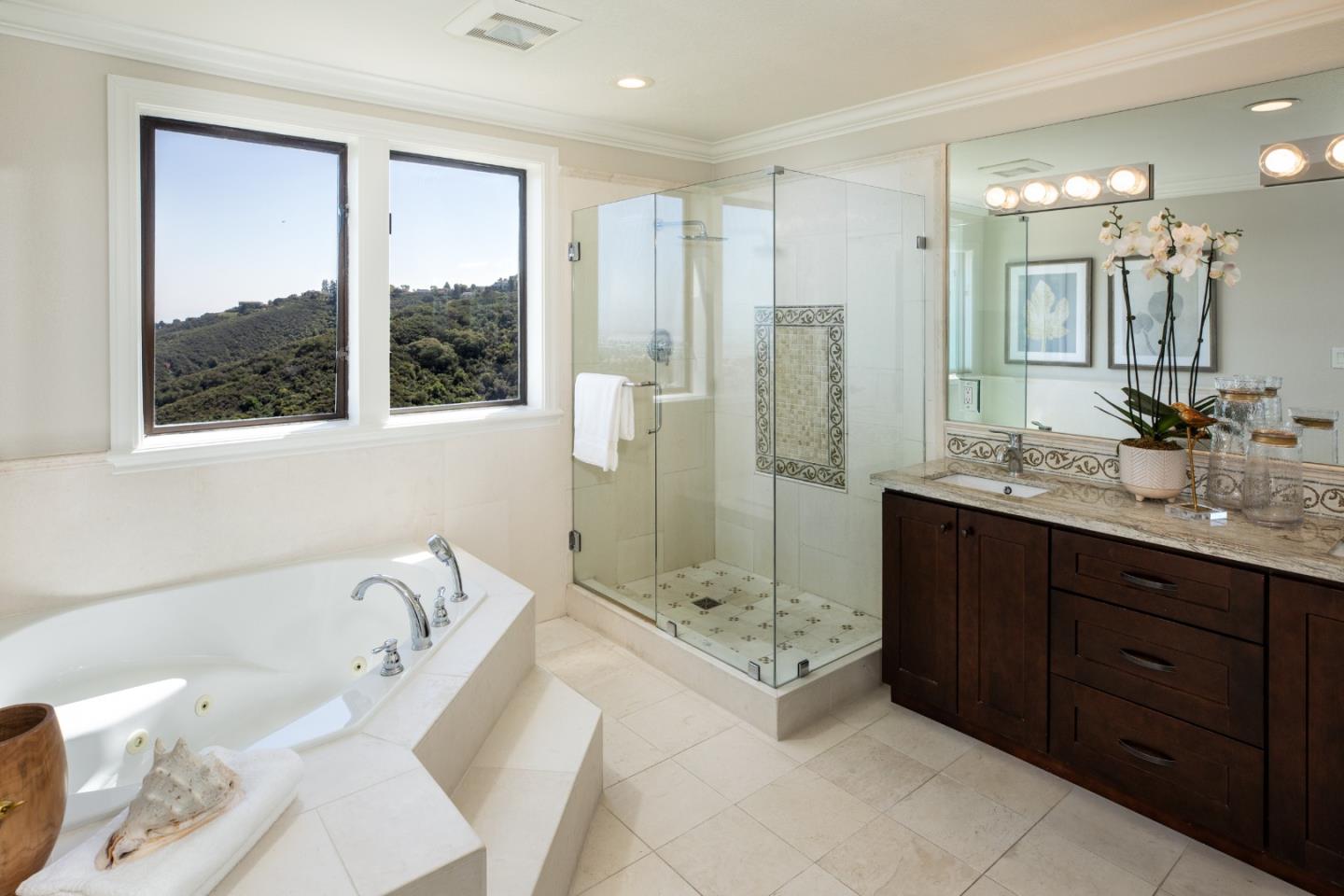 Detail Gallery Image 21 of 35 For 5 Poppy Ln, San Carlos,  CA 94070 - 3 Beds | 2/1 Baths