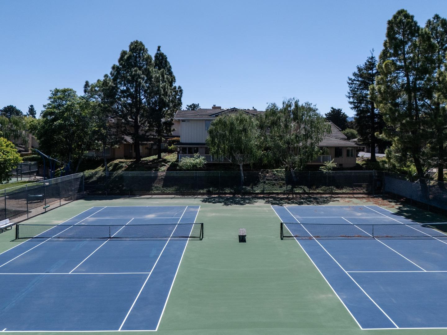 Detail Gallery Image 32 of 35 For 5 Poppy Ln, San Carlos,  CA 94070 - 3 Beds | 2/1 Baths