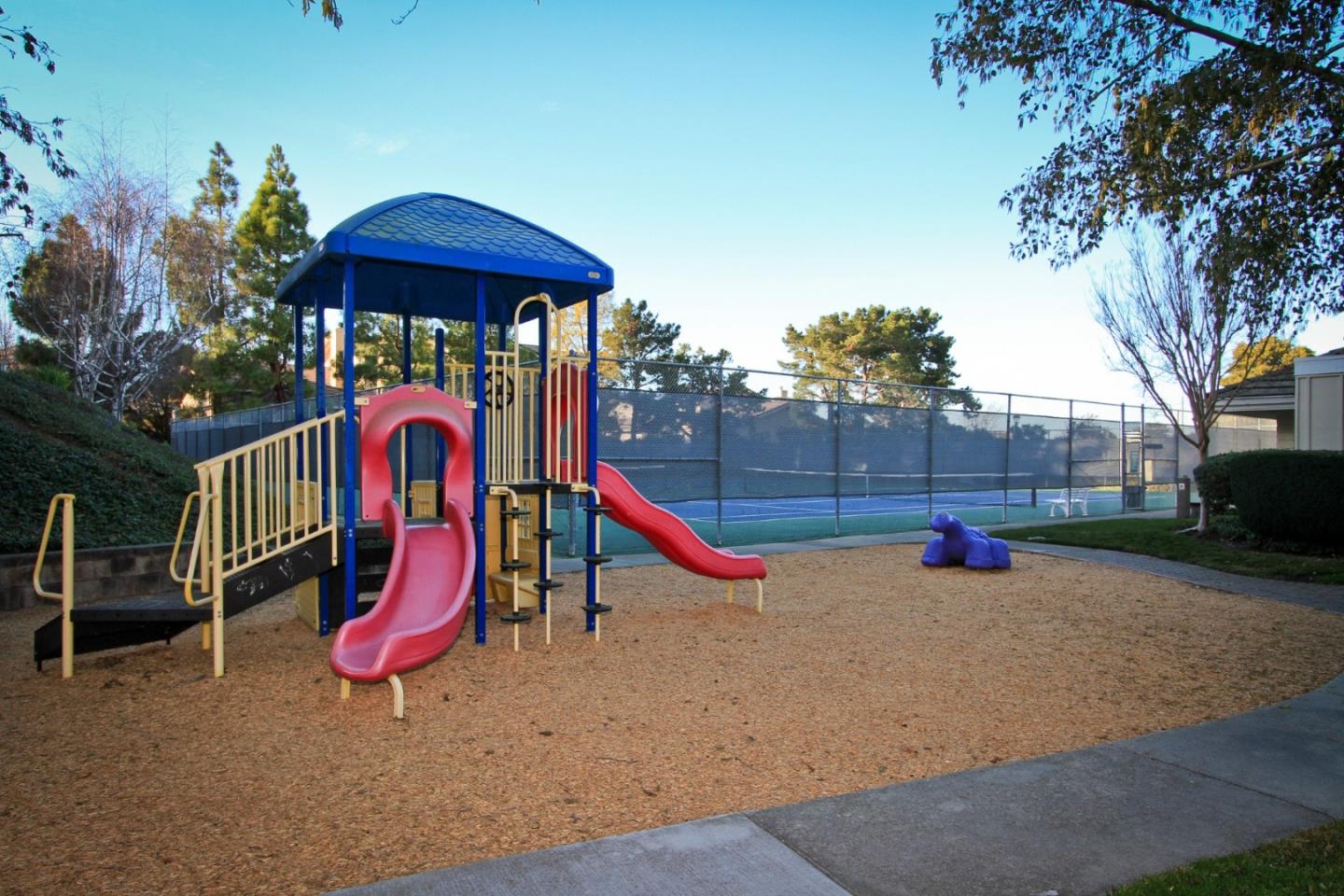 Detail Gallery Image 34 of 35 For 5 Poppy Ln, San Carlos,  CA 94070 - 3 Beds | 2/1 Baths