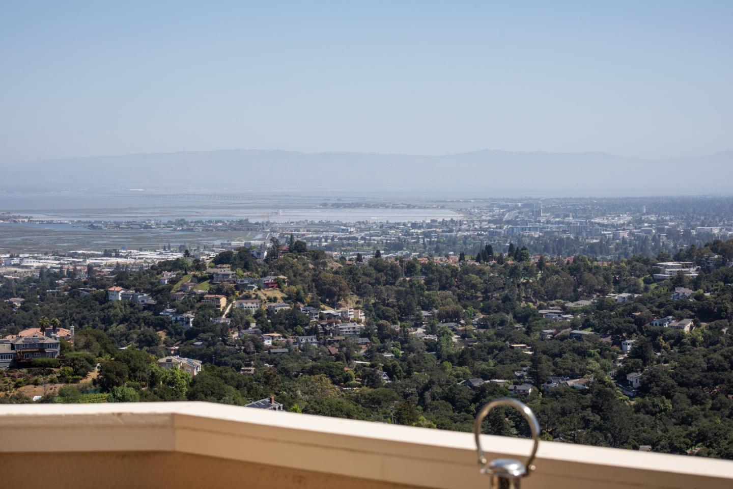 Detail Gallery Image 7 of 35 For 5 Poppy Ln, San Carlos,  CA 94070 - 3 Beds | 2/1 Baths