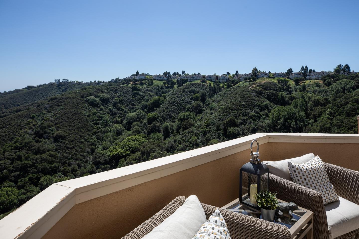 Detail Gallery Image 9 of 35 For 5 Poppy Ln, San Carlos,  CA 94070 - 3 Beds | 2/1 Baths