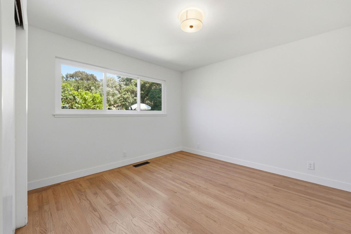 Detail Gallery Image 26 of 47 For 723 Linda Ct, San Mateo,  CA 94403 - 4 Beds | 2 Baths