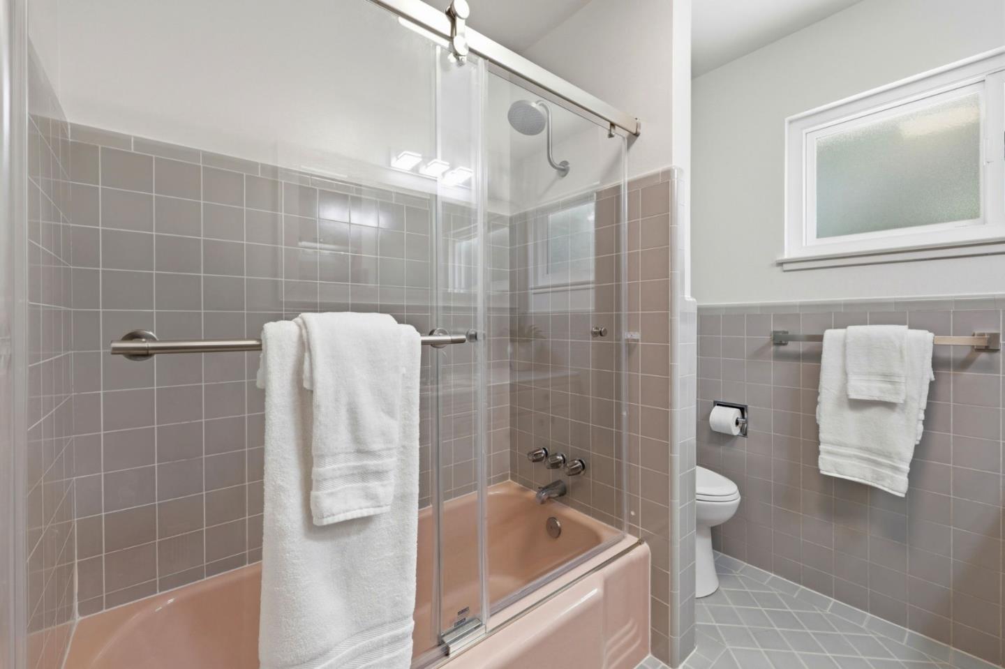 Detail Gallery Image 30 of 47 For 723 Linda Ct, San Mateo,  CA 94403 - 4 Beds | 2 Baths