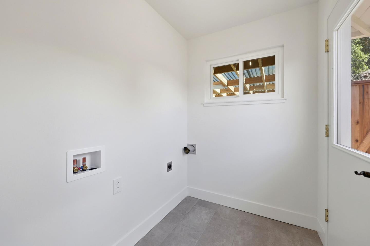 Detail Gallery Image 31 of 47 For 723 Linda Ct, San Mateo,  CA 94403 - 4 Beds | 2 Baths