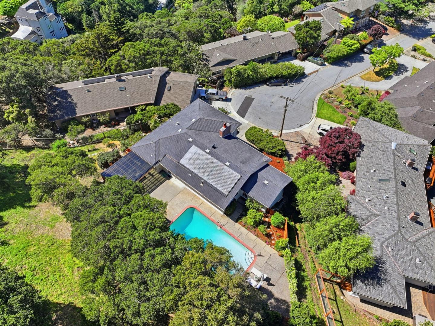 Detail Gallery Image 46 of 47 For 723 Linda Ct, San Mateo,  CA 94403 - 4 Beds | 2 Baths