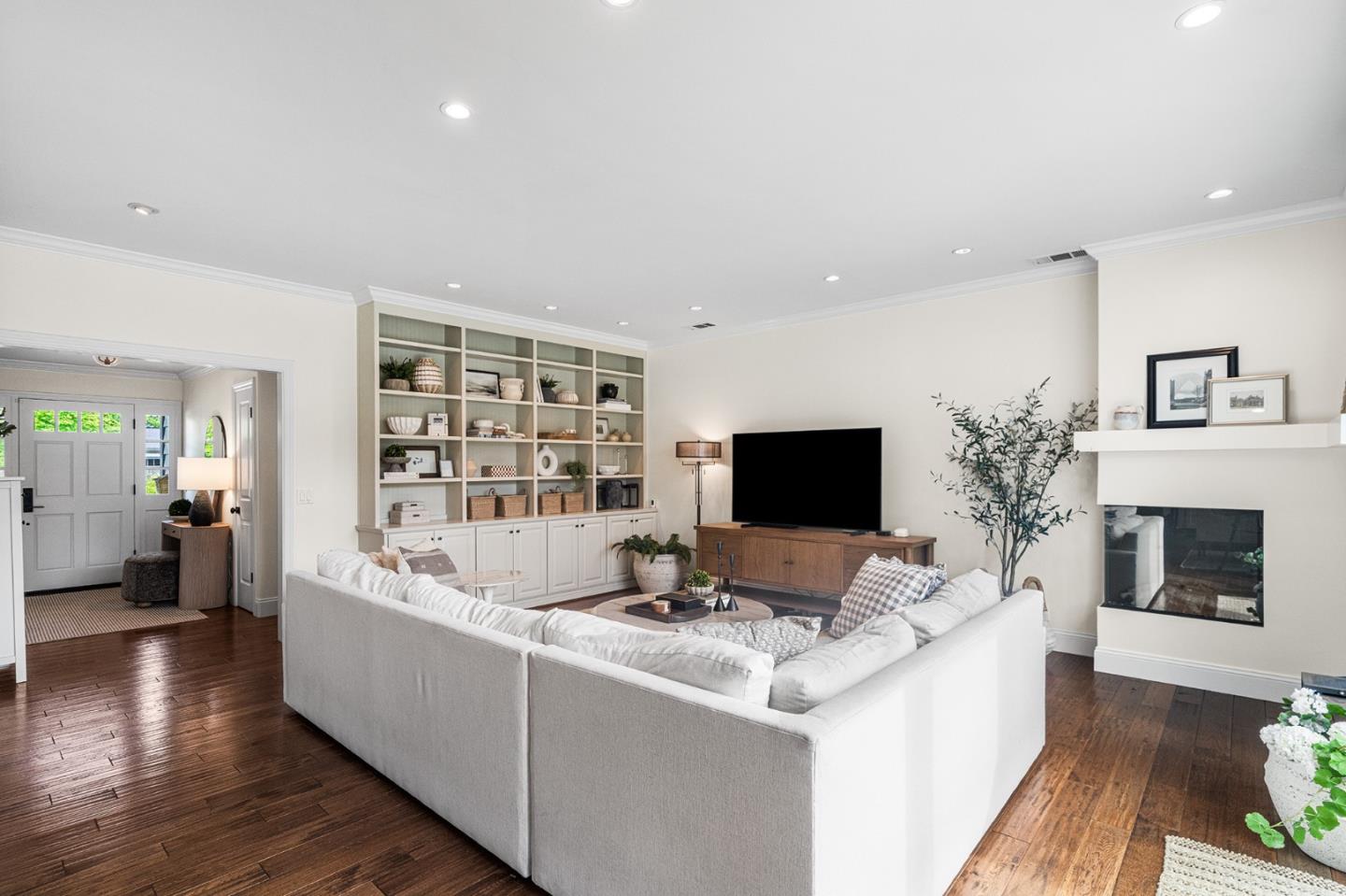 Detail Gallery Image 11 of 41 For 16344 Camellia Ter, Los Gatos,  CA 95032 - 4 Beds | 2/1 Baths