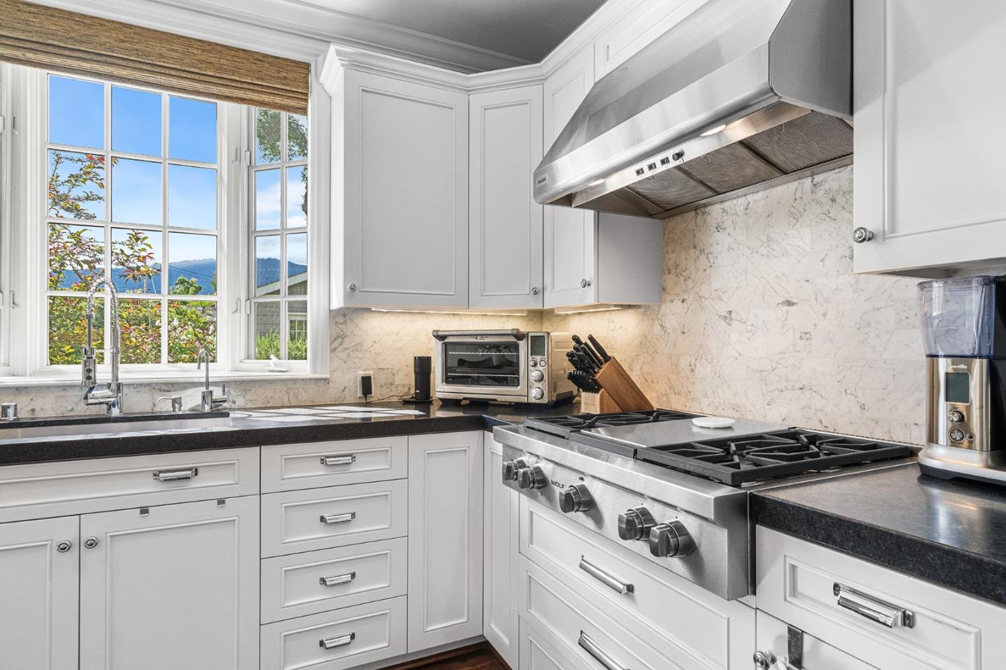 Detail Gallery Image 17 of 41 For 16344 Camellia Ter, Los Gatos,  CA 95032 - 4 Beds | 2/1 Baths