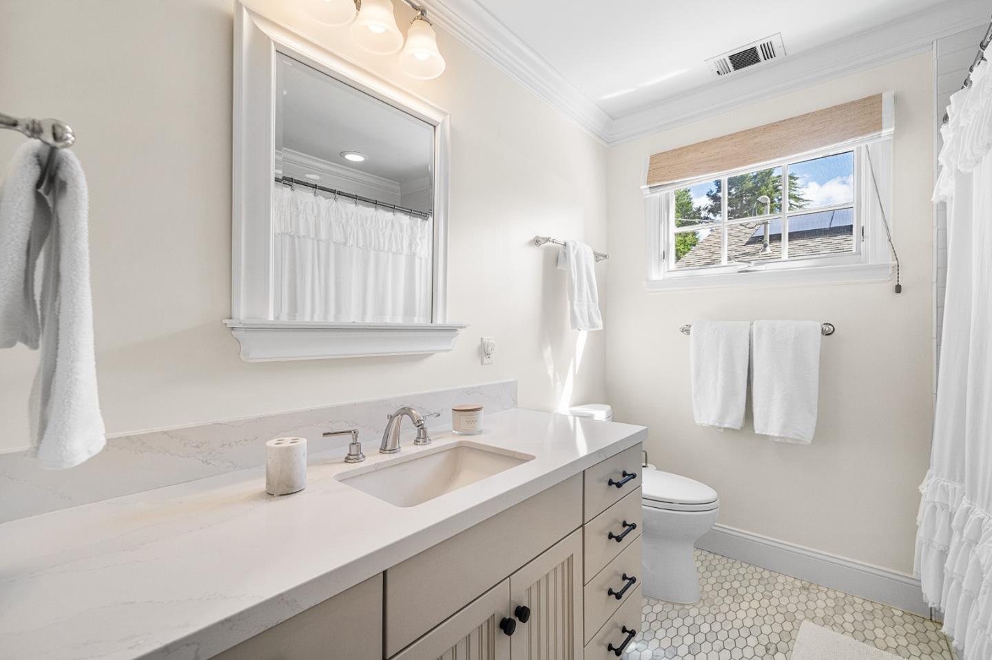 Detail Gallery Image 25 of 41 For 16344 Camellia Ter, Los Gatos,  CA 95032 - 4 Beds | 2/1 Baths