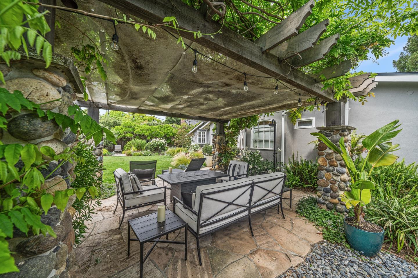 Detail Gallery Image 35 of 41 For 16344 Camellia Ter, Los Gatos,  CA 95032 - 4 Beds | 2/1 Baths