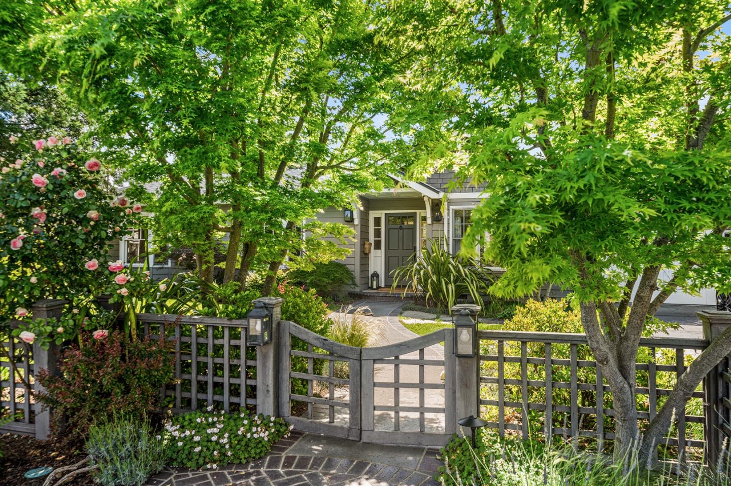 Detail Gallery Image 4 of 41 For 16344 Camellia Ter, Los Gatos,  CA 95032 - 4 Beds | 2/1 Baths