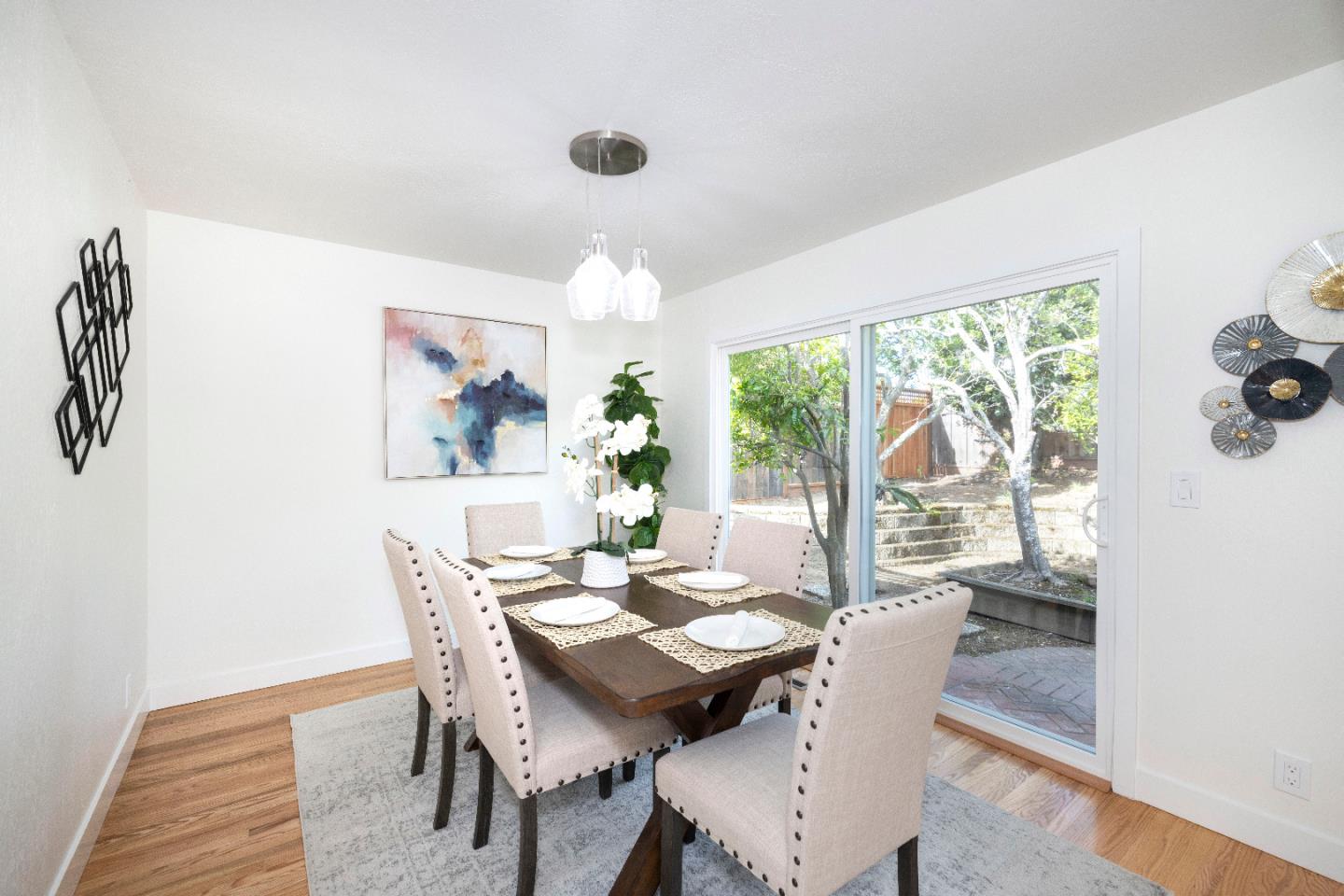 Detail Gallery Image 16 of 45 For 2671 Comstock Cir, Belmont,  CA 94002 - 4 Beds | 2 Baths