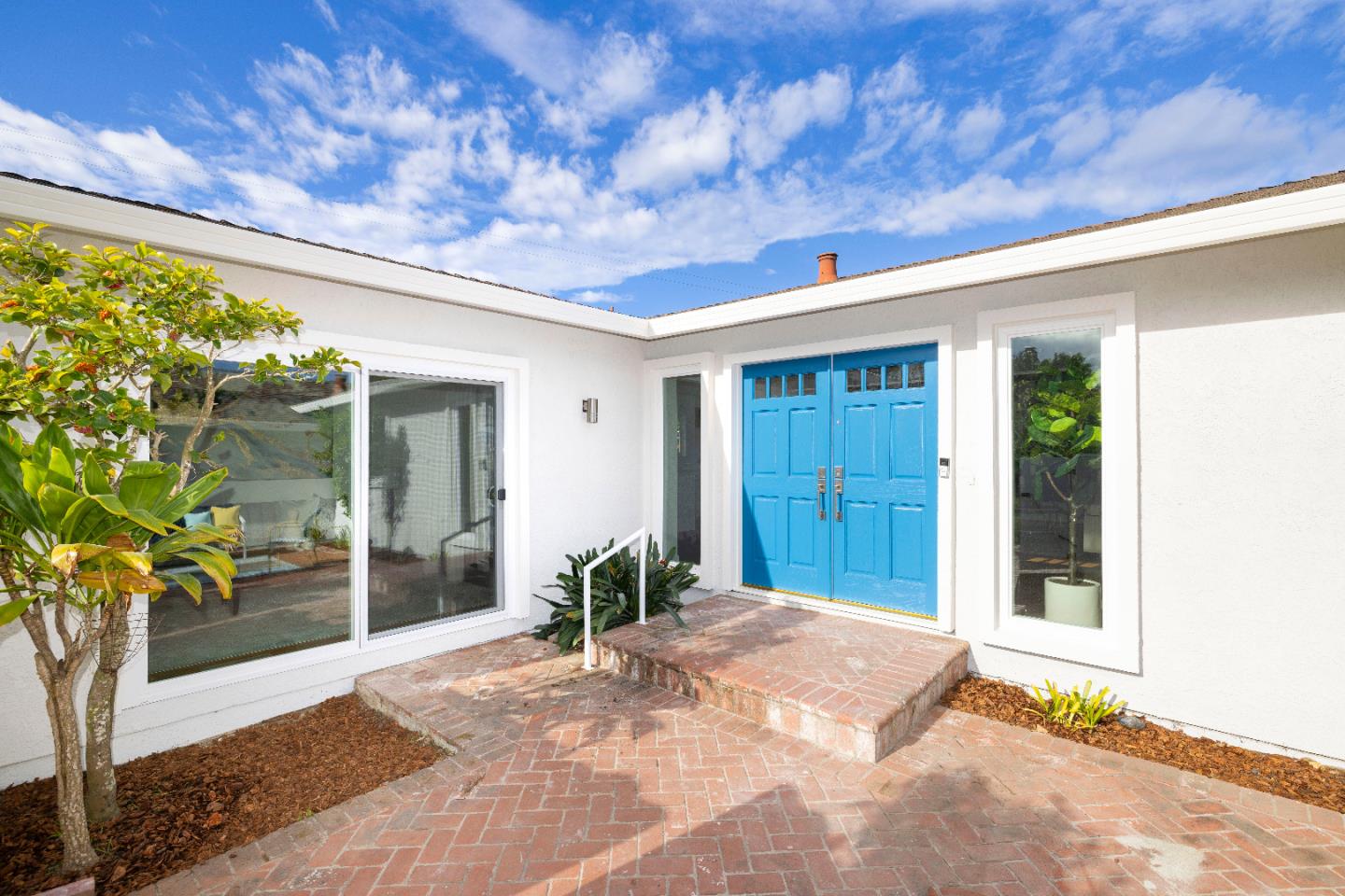 Detail Gallery Image 3 of 45 For 2671 Comstock Cir, Belmont,  CA 94002 - 4 Beds | 2 Baths