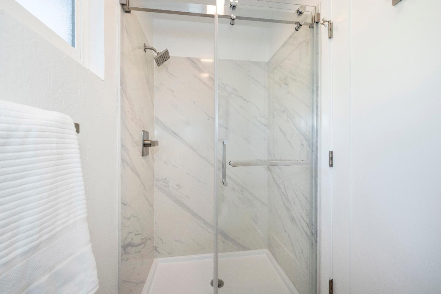 Detail Gallery Image 32 of 45 For 2671 Comstock Cir, Belmont,  CA 94002 - 4 Beds | 2 Baths