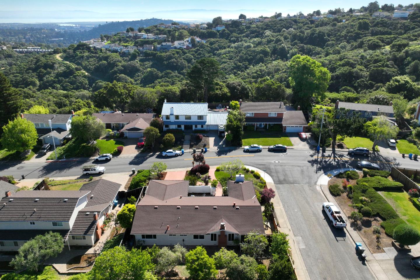 Detail Gallery Image 39 of 45 For 2671 Comstock Cir, Belmont,  CA 94002 - 4 Beds | 2 Baths