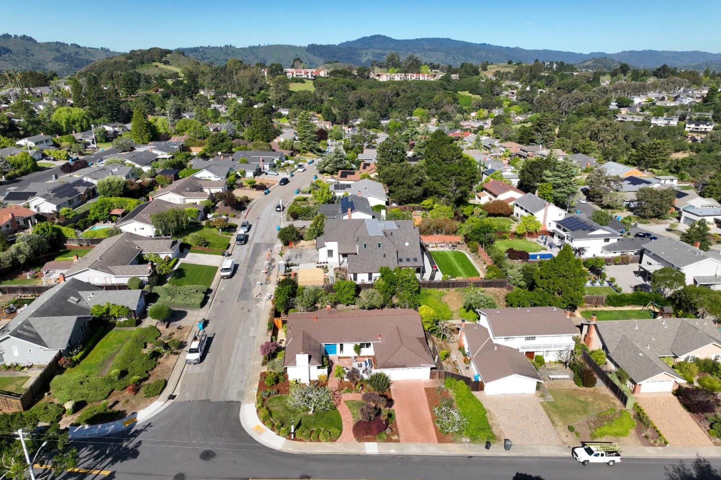 Detail Gallery Image 44 of 45 For 2671 Comstock Cir, Belmont,  CA 94002 - 4 Beds | 2 Baths