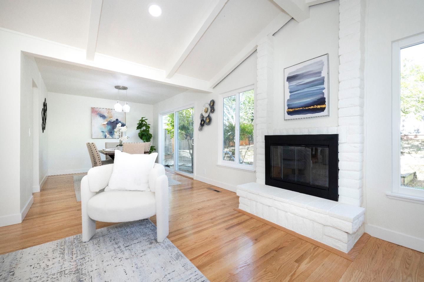 Detail Gallery Image 9 of 45 For 2671 Comstock Cir, Belmont,  CA 94002 - 4 Beds | 2 Baths