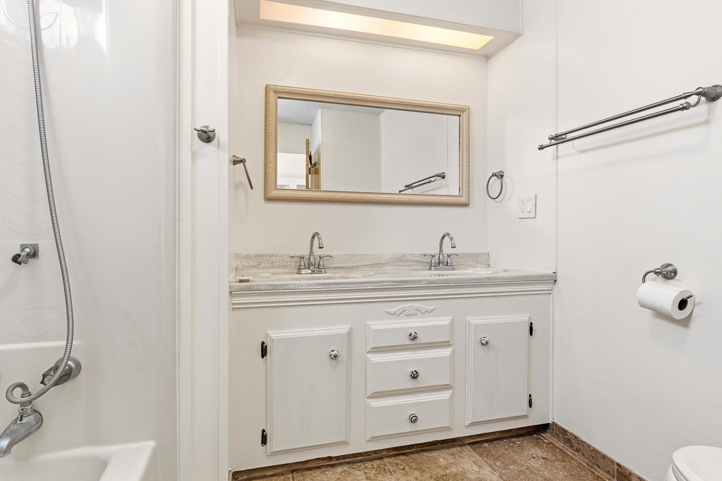 Detail Gallery Image 14 of 28 For 150 Kern #110,  Salinas,  CA 93905 - 2 Beds | 2 Baths