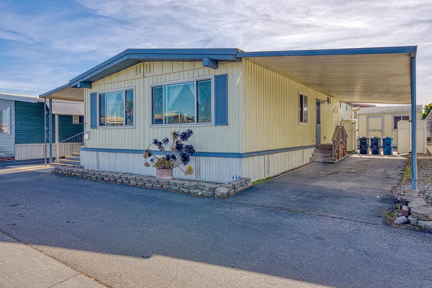 Detail Gallery Image 2 of 28 For 150 Kern #110,  Salinas,  CA 93905 - 2 Beds | 2 Baths