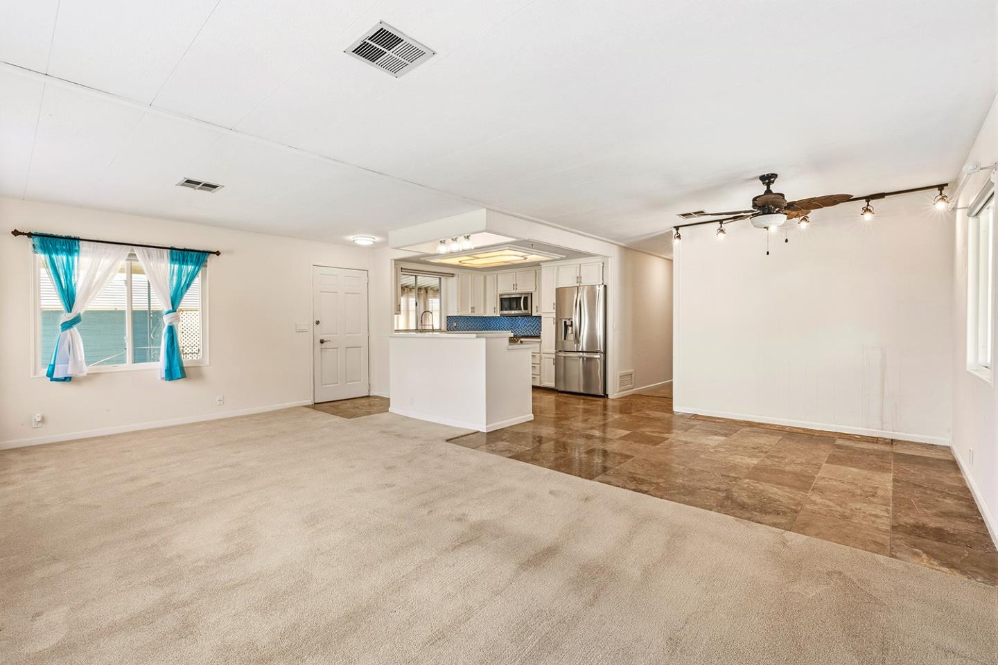 Detail Gallery Image 4 of 28 For 150 Kern #110,  Salinas,  CA 93905 - 2 Beds | 2 Baths