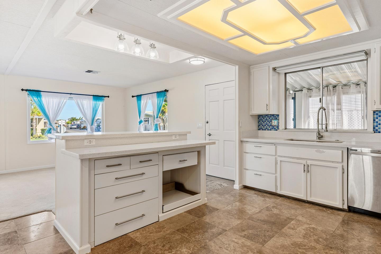 Detail Gallery Image 7 of 28 For 150 Kern #110,  Salinas,  CA 93905 - 2 Beds | 2 Baths