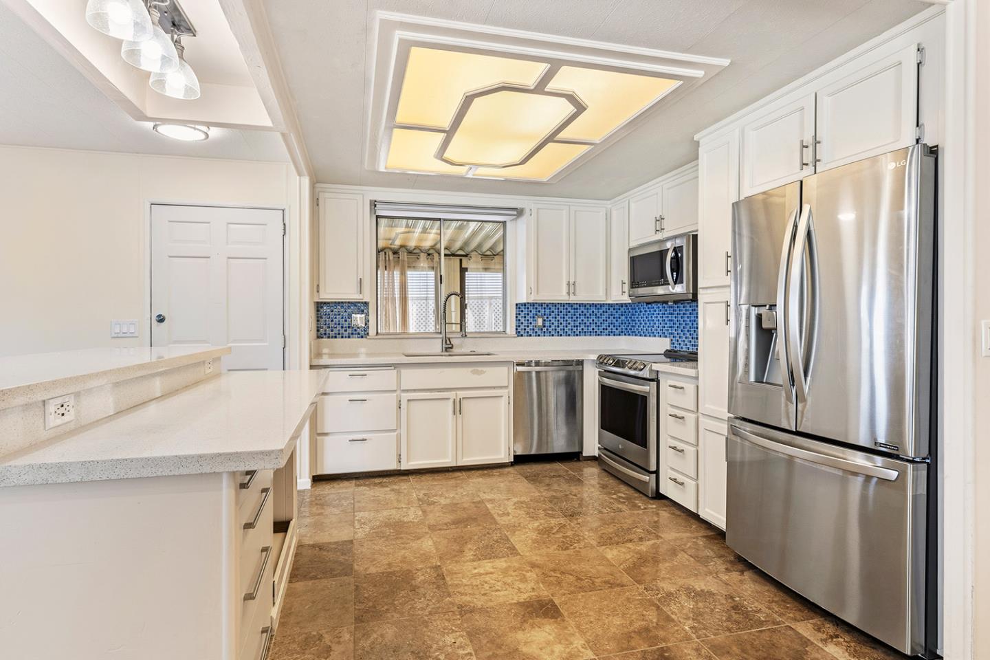 Detail Gallery Image 8 of 28 For 150 Kern #110,  Salinas,  CA 93905 - 2 Beds | 2 Baths