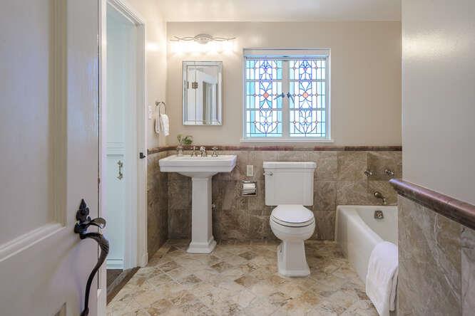 Detail Gallery Image 15 of 26 For 229 Aragon Blvd, San Mateo,  CA 94402 - 4 Beds | 2/1 Baths