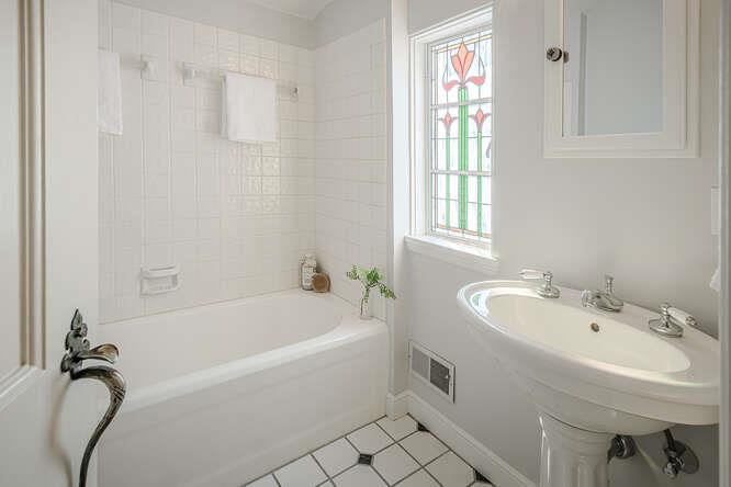 Detail Gallery Image 19 of 26 For 229 Aragon Blvd, San Mateo,  CA 94402 - 4 Beds | 2/1 Baths