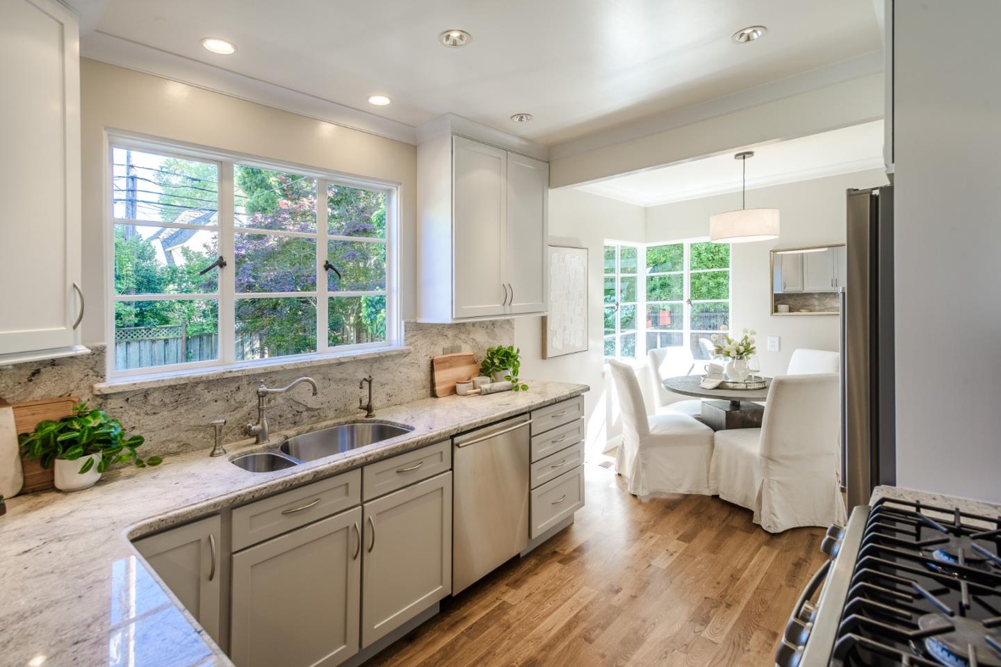 Detail Gallery Image 7 of 26 For 229 Aragon Blvd, San Mateo,  CA 94402 - 4 Beds | 2/1 Baths