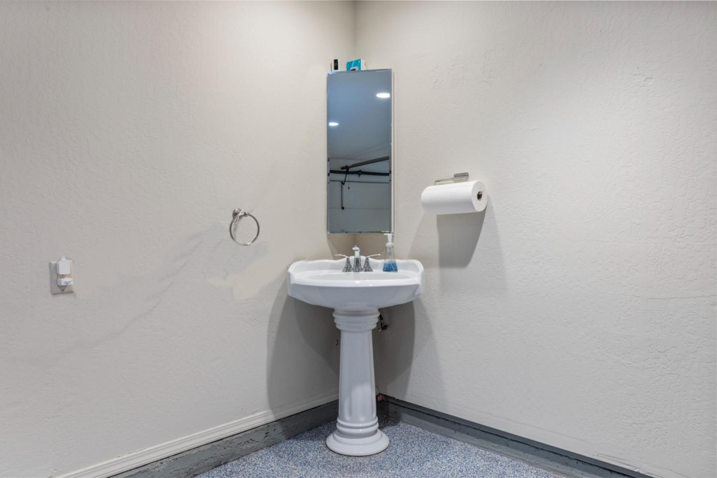 Detail Gallery Image 33 of 41 For 6163 Dunn Ave, San Jose,  CA 95123 - 3 Beds | 2 Baths