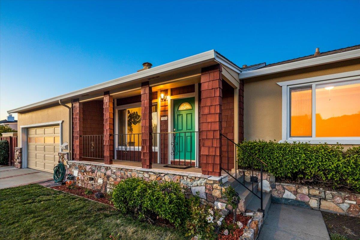 Detail Gallery Image 4 of 64 For 3713 Santiago St, San Mateo,  CA 94403 - 3 Beds | 2 Baths