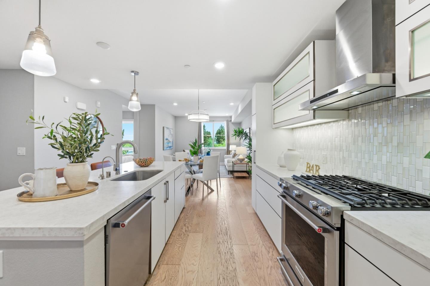 Detail Gallery Image 15 of 55 For 1048 Monroe St #307,  Santa Clara,  CA 95050 - 3 Beds | 3 Baths