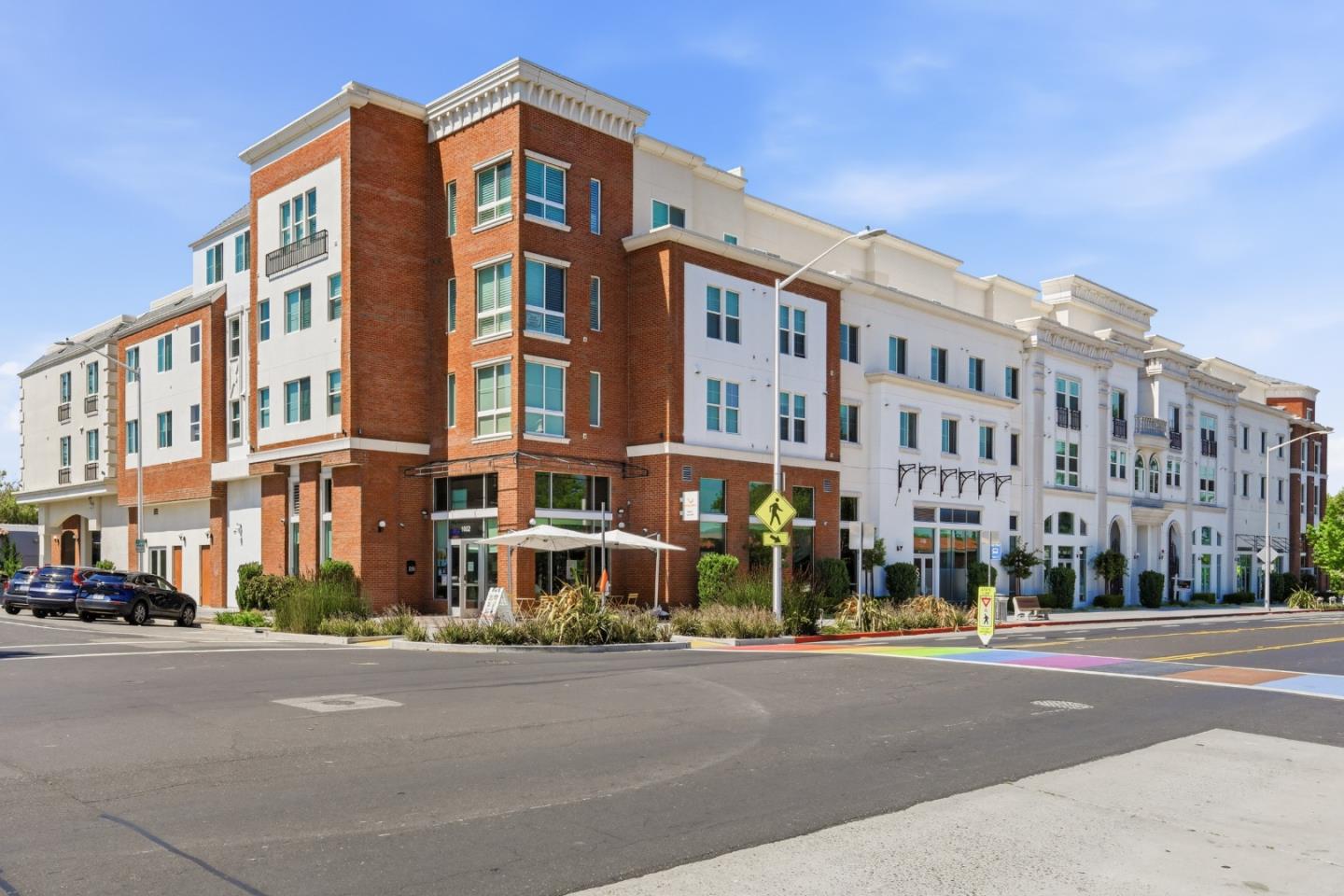 Detail Gallery Image 4 of 55 For 1048 Monroe St #307,  Santa Clara,  CA 95050 - 3 Beds | 3 Baths