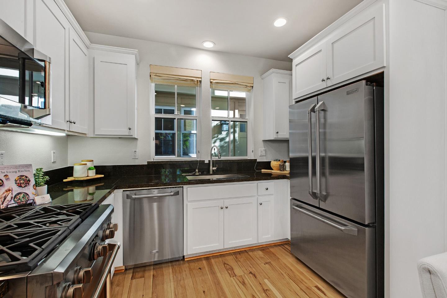 Detail Gallery Image 13 of 45 For 100 Tilton Ave, San Mateo,  CA 94401 - 3 Beds | 2/1 Baths