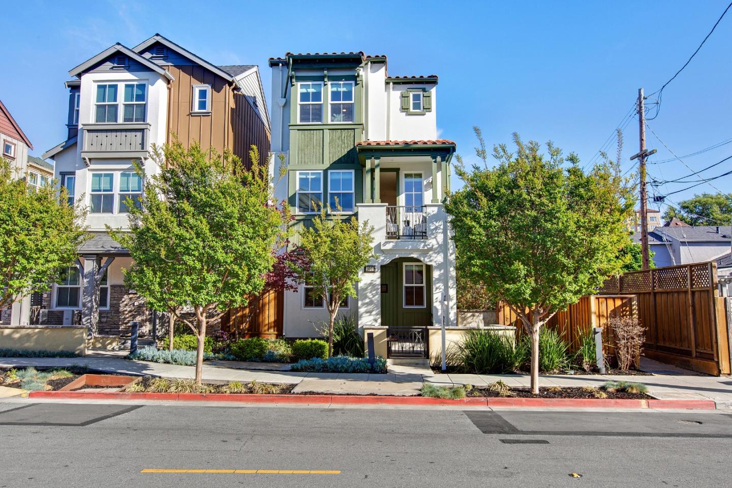 Detail Gallery Image 2 of 45 For 100 Tilton Ave, San Mateo,  CA 94401 - 3 Beds | 2/1 Baths