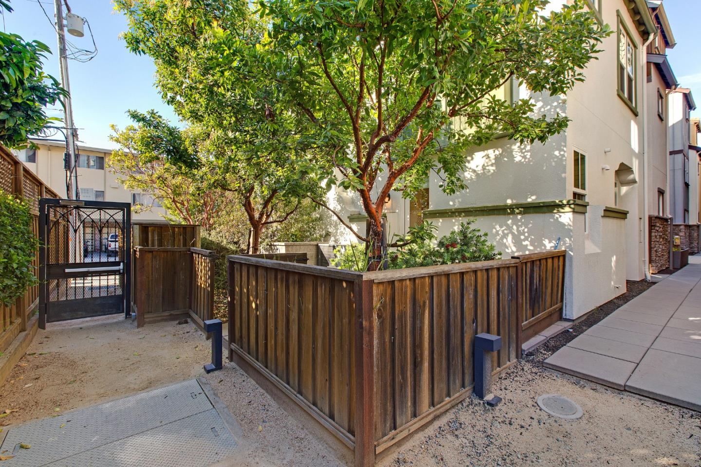 Detail Gallery Image 22 of 45 For 100 Tilton Ave, San Mateo,  CA 94401 - 3 Beds | 2/1 Baths