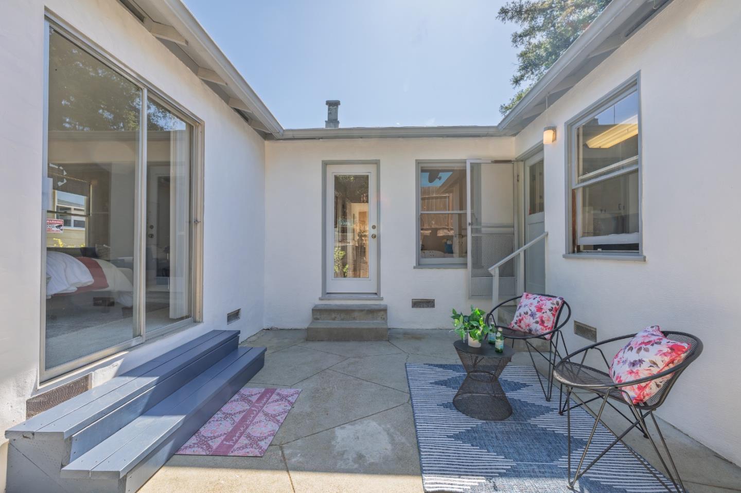 Detail Gallery Image 10 of 24 For 2218 Ewell Rd, Belmont,  CA 94002 - 3 Beds | 1 Baths