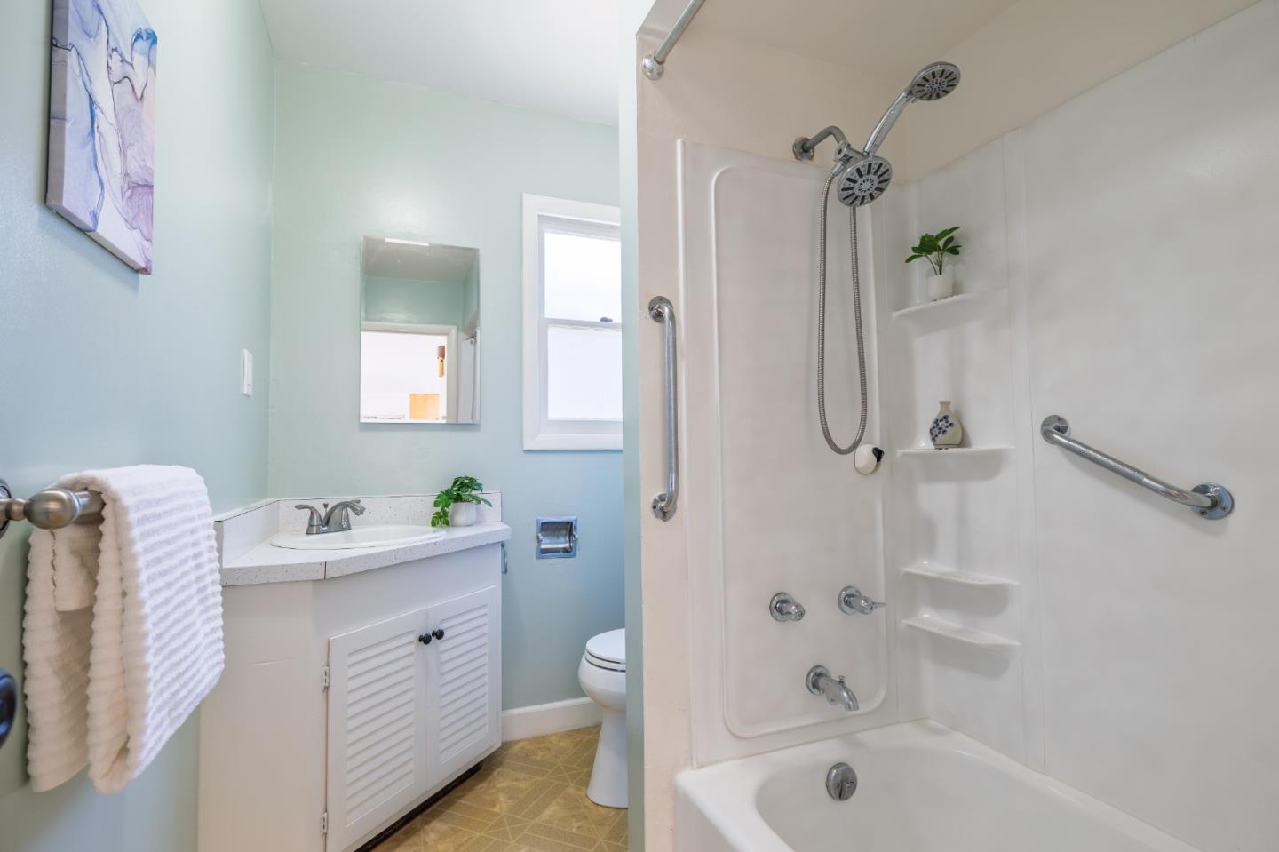 Detail Gallery Image 13 of 24 For 2218 Ewell Rd, Belmont,  CA 94002 - 3 Beds | 1 Baths